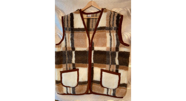 Жилетки з вовни